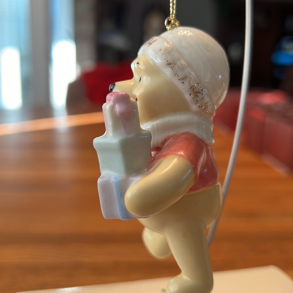 Lenox Winnie the Pooh 2004 Christmas Ornament - Picture 3 of 7